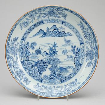SKÅL, porslin, Qing dynastin, Qianlong (1735-1796).