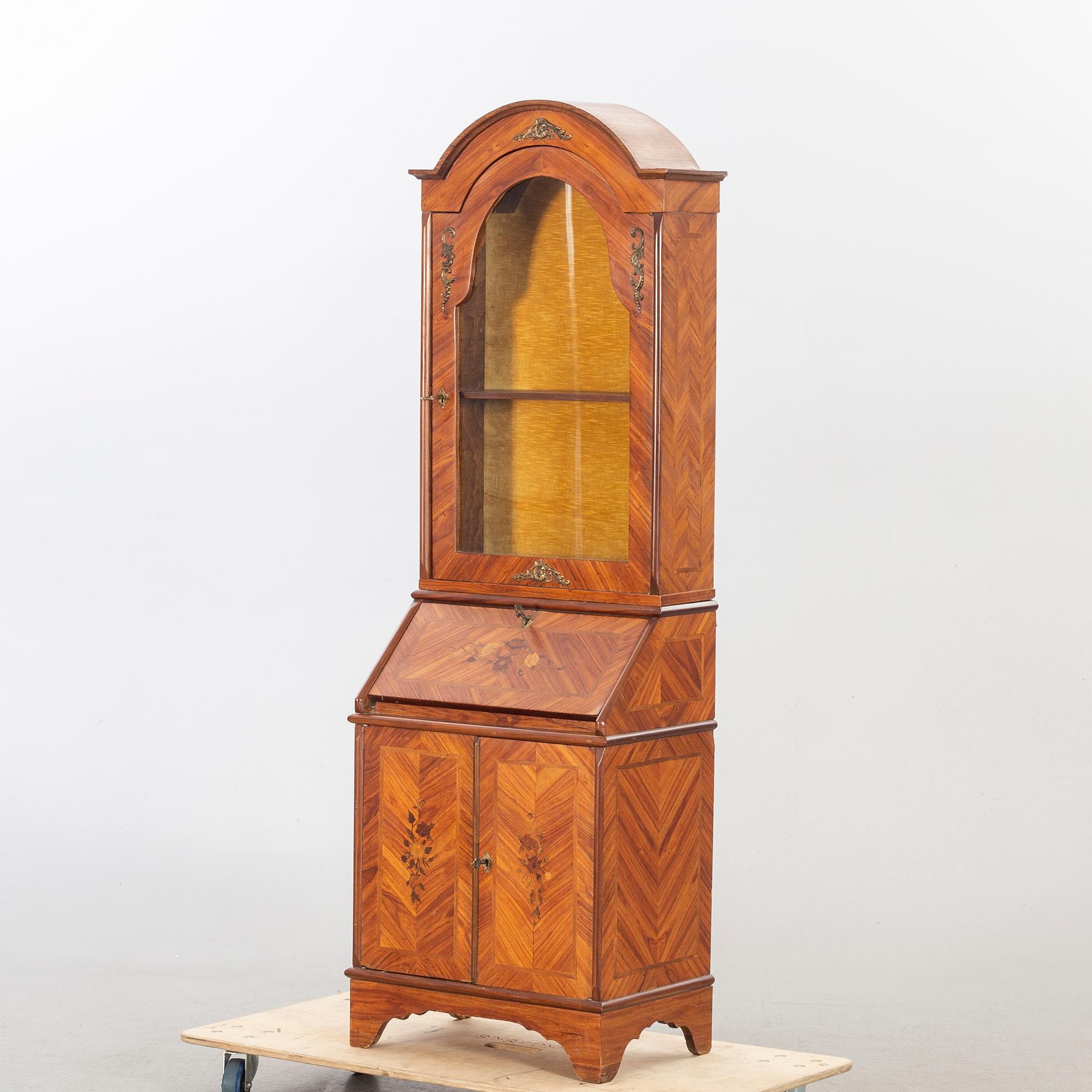 SKRIVSKÅP, rokokostil, 1900-takets andra hälft.