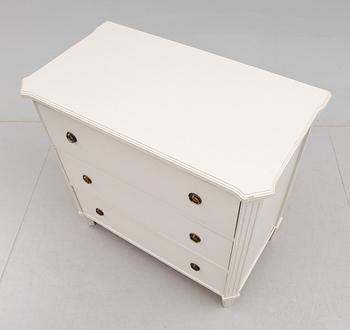 BYRÅ, gustaviansk stil, 1900-talets andra hälft.