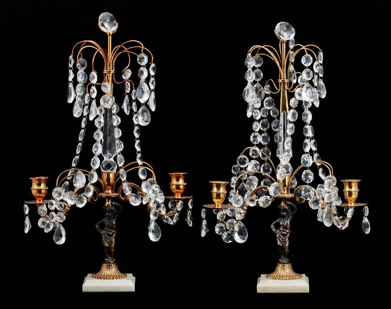 BORDSLYSTRAR , ett par, sengustavianskstil, 1900-talets första hälft.