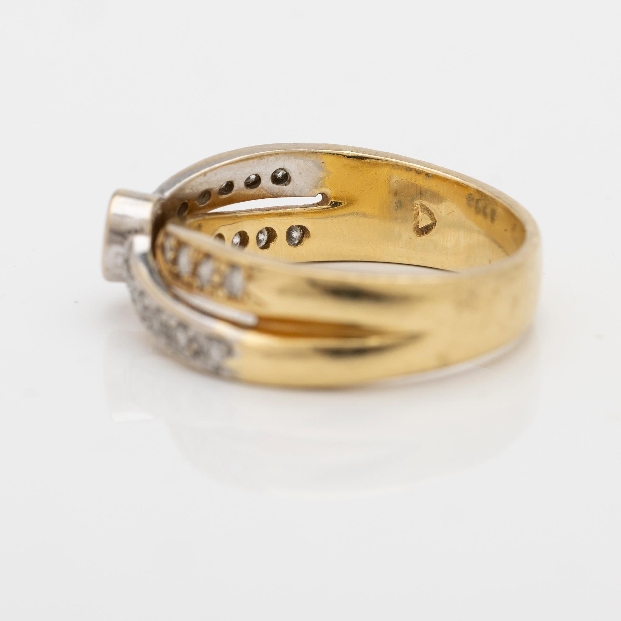 Ring, 18K guld samt diamanter.
