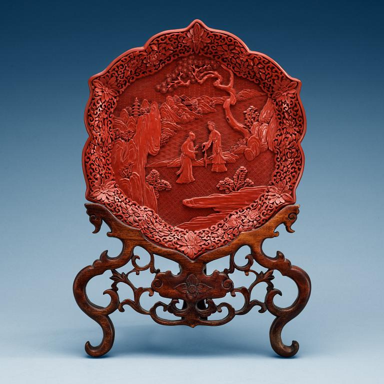 A red lacquer tray, Qing dynasty (1644-1912).