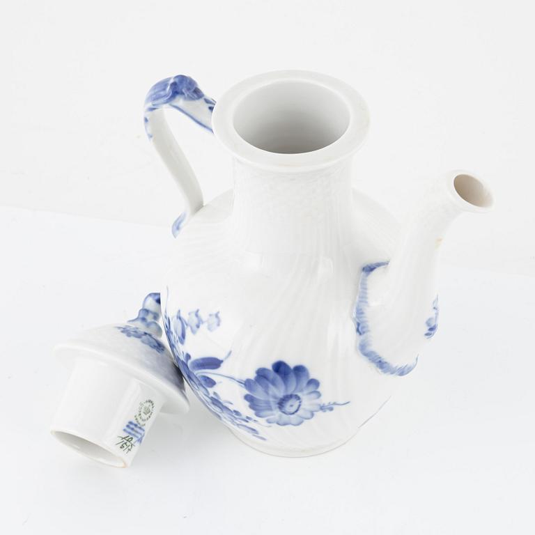 A 25-piece 'Blå blomst' porcelain coffee service, Royal Copenhagen, Denmark.