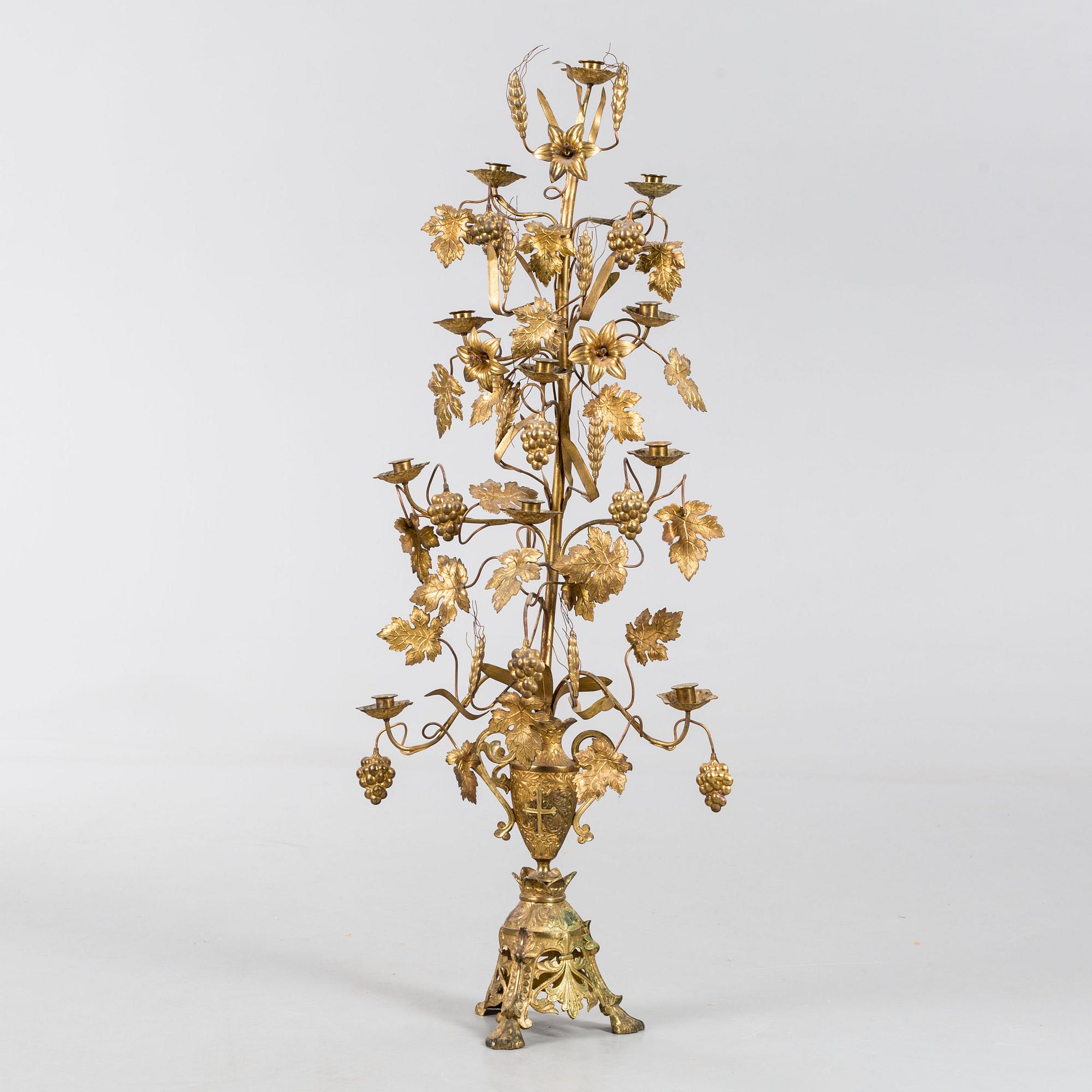 KYRKOKANDELABER, Frankrike 1900-tal.