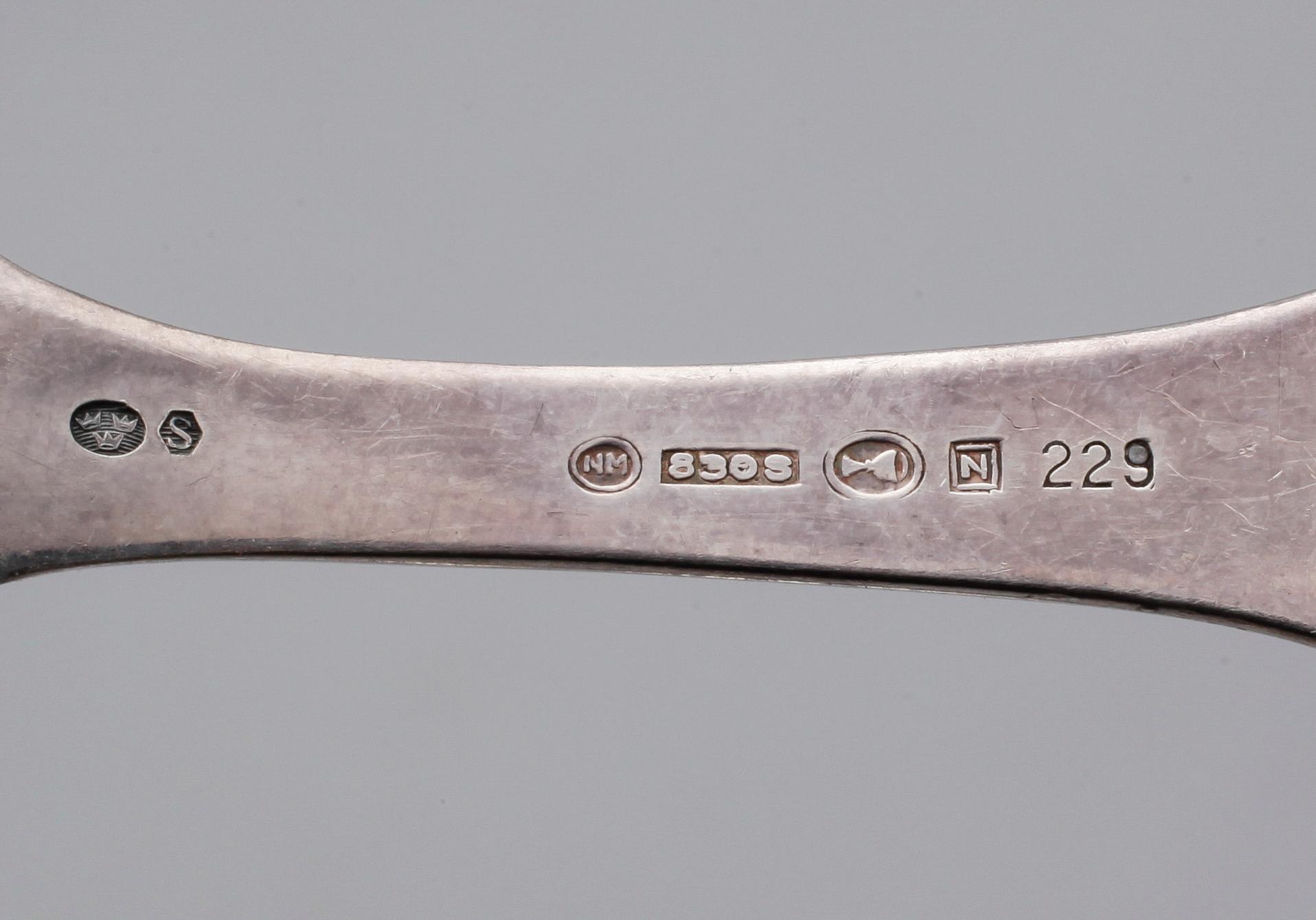 SAMLING SILVERSKEDAR OCH SLEV, 11 delar, 1800-/1900-tal. Vikt ca 470 gram.