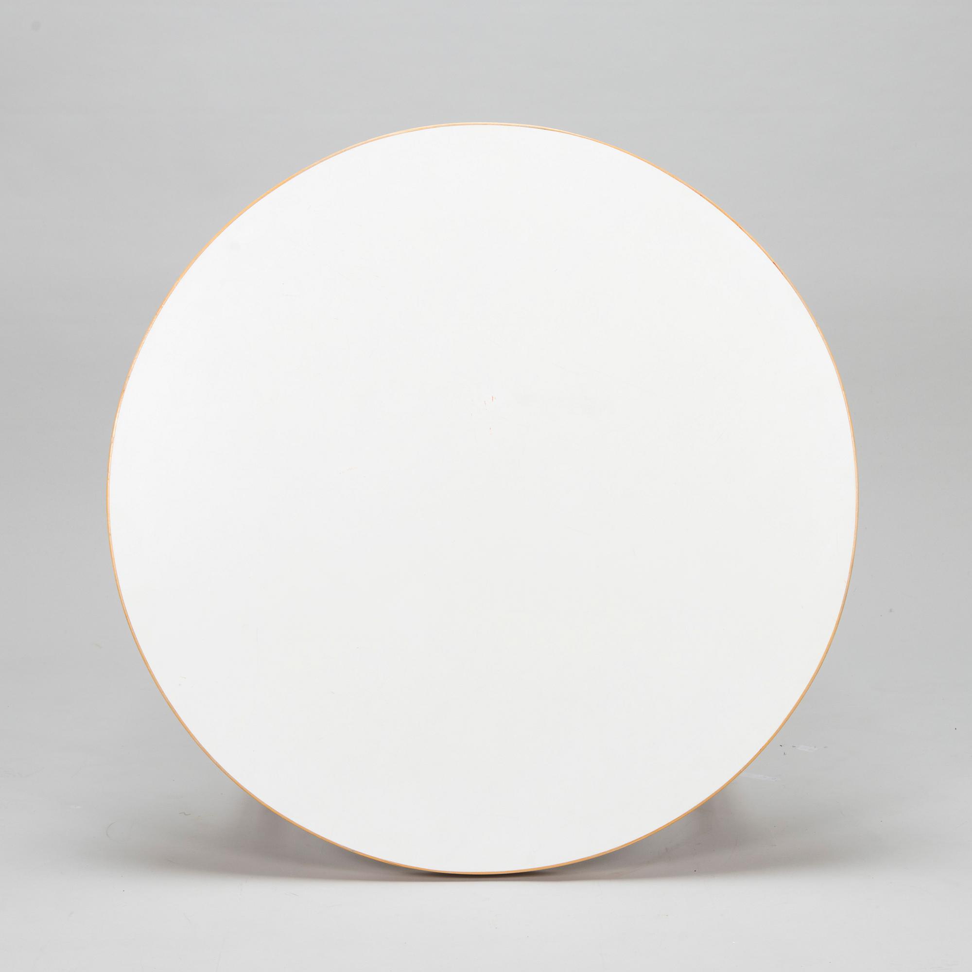 Alvar Aalto, a late 20th century dining table,  model '91' , Artek, Finland.