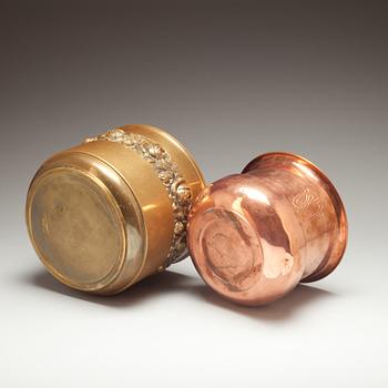 YTTERFODER, 2 st, mässing resp koppar, 1900-tal.