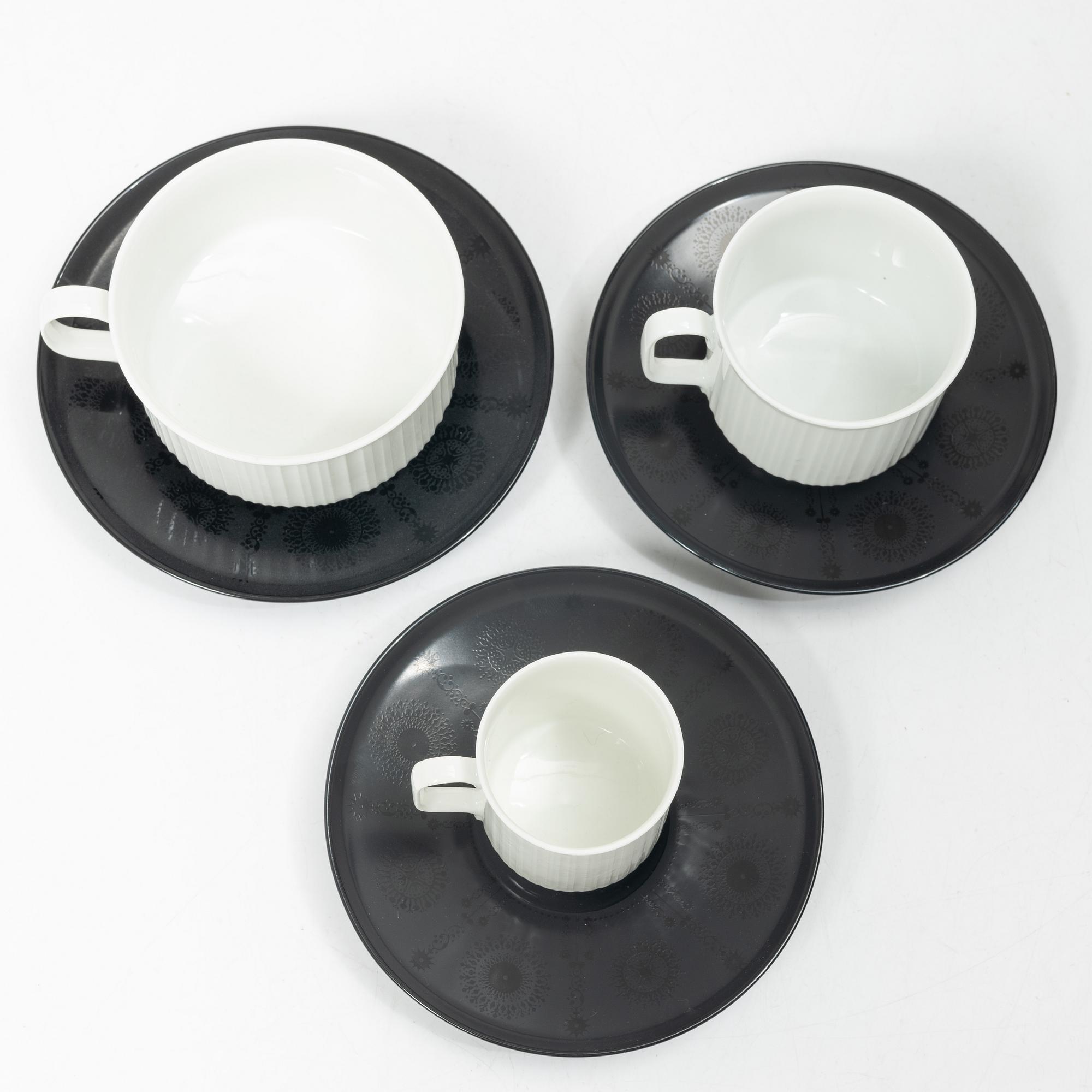Tapio Wirkkala, A dinner service, 81 pieces, porcelain, “Variation”, Rosenthal Studio-line, designed in 1962.