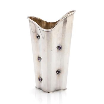Tage Göthlin, vase, silver with amethysts, Tesi, Gothenburg, 1961.