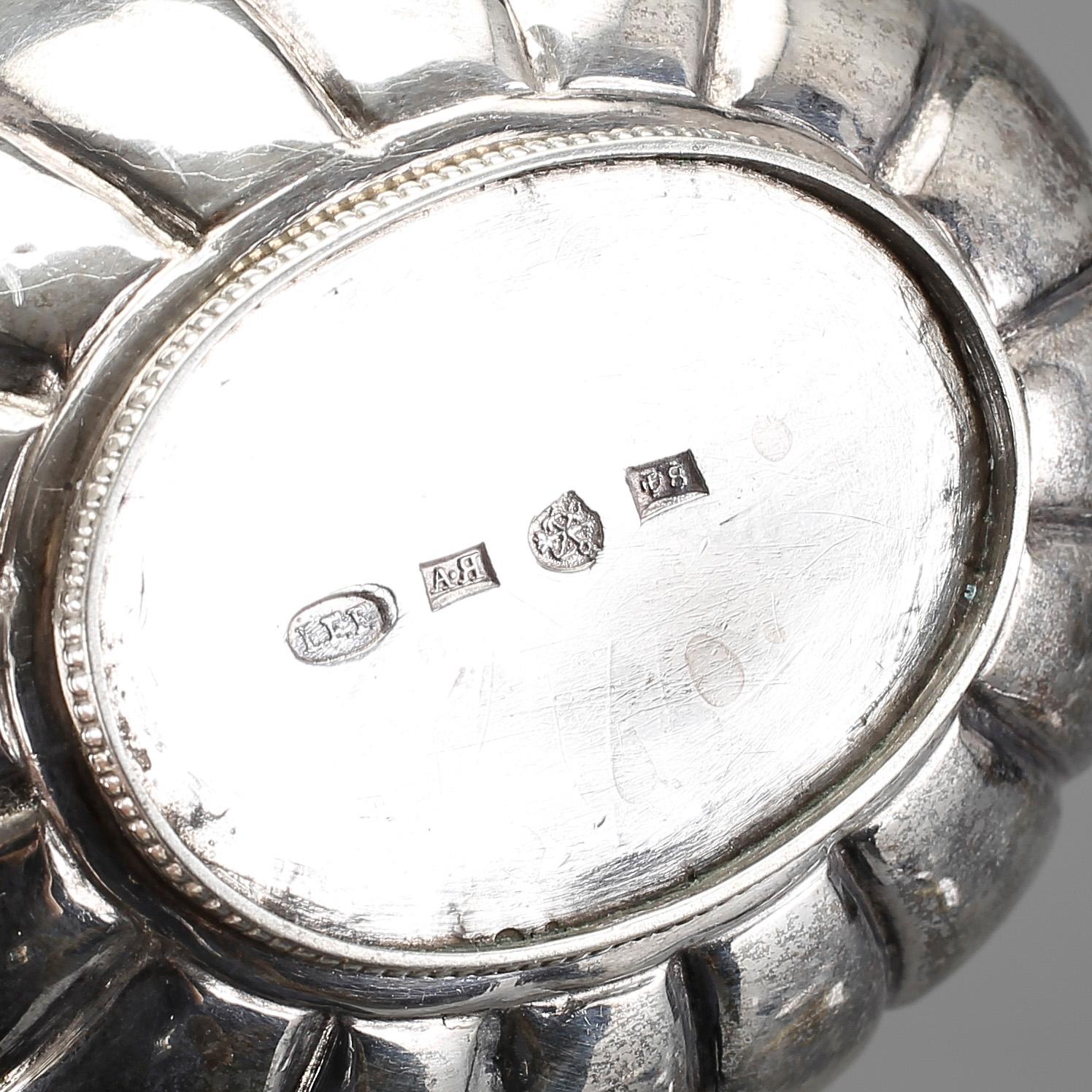 GRÄDDKANNA, silver, St Petersburg, senempire, 1800-talets första hälft/mitt. vikt 114 gram.