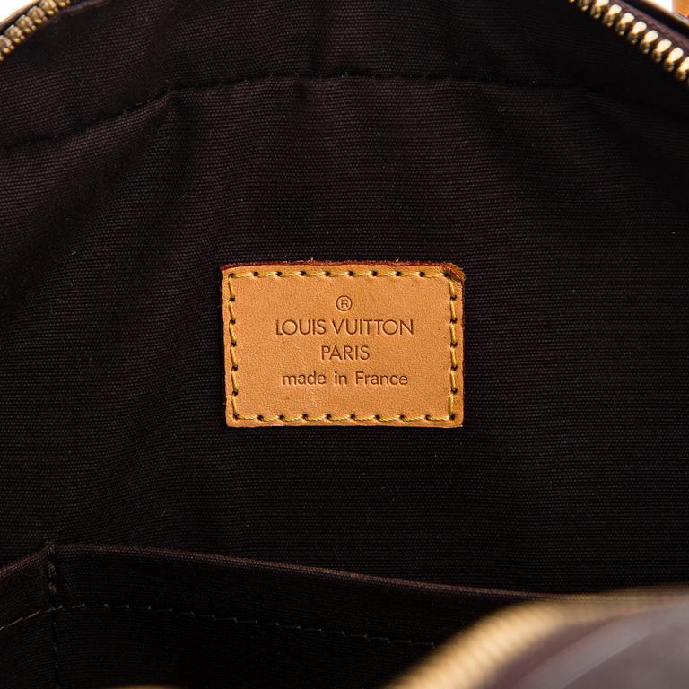 Louis Vuitton, a Monogram Vernis leather "Summit Drive" bag.