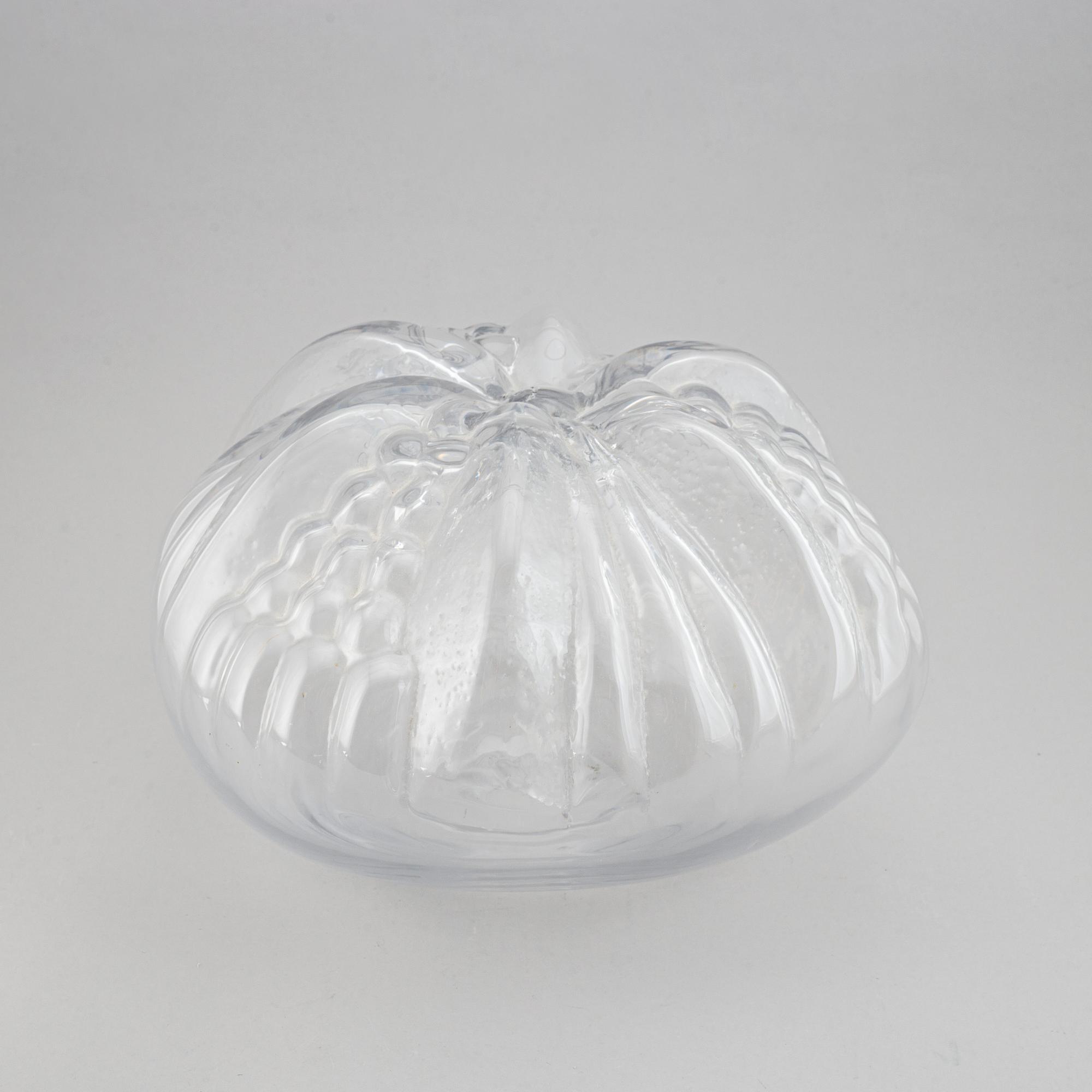Lars Hellsten, attributed to. A pumpkin glass sculpture.
