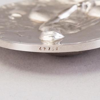 A commemorative platinum 999/1000 medallion, Carl XVI Gustaf, King of Sweden 1973, numbered 43/50, marked P. Lunde -73.