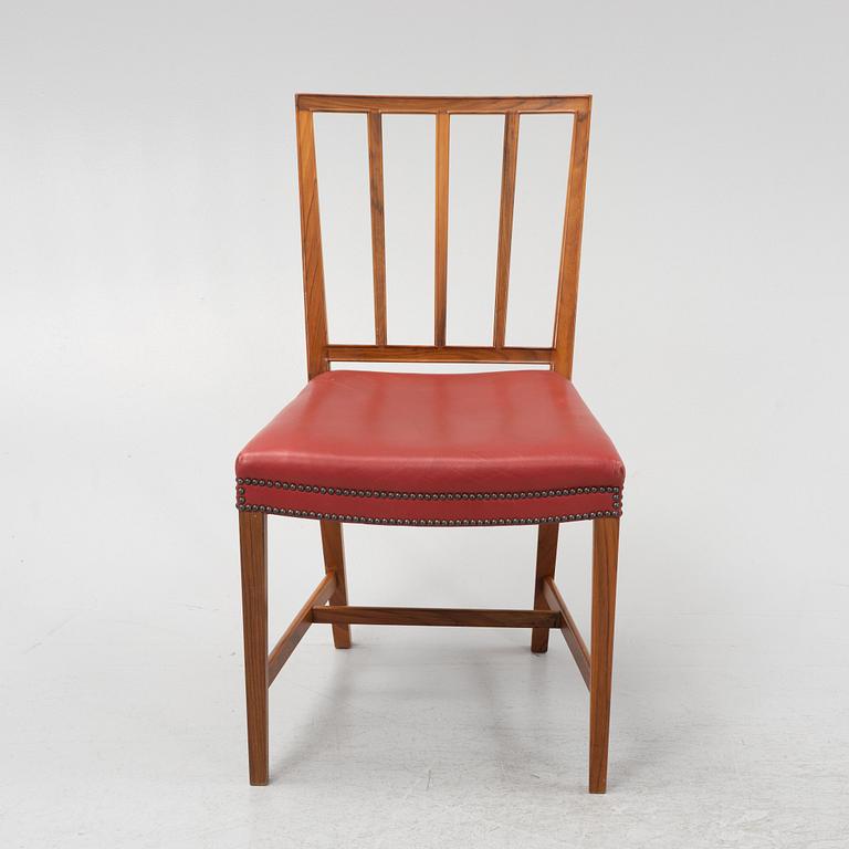 Josef Frank, a walnut model 620 chair. Firma Svenskt Tenn.