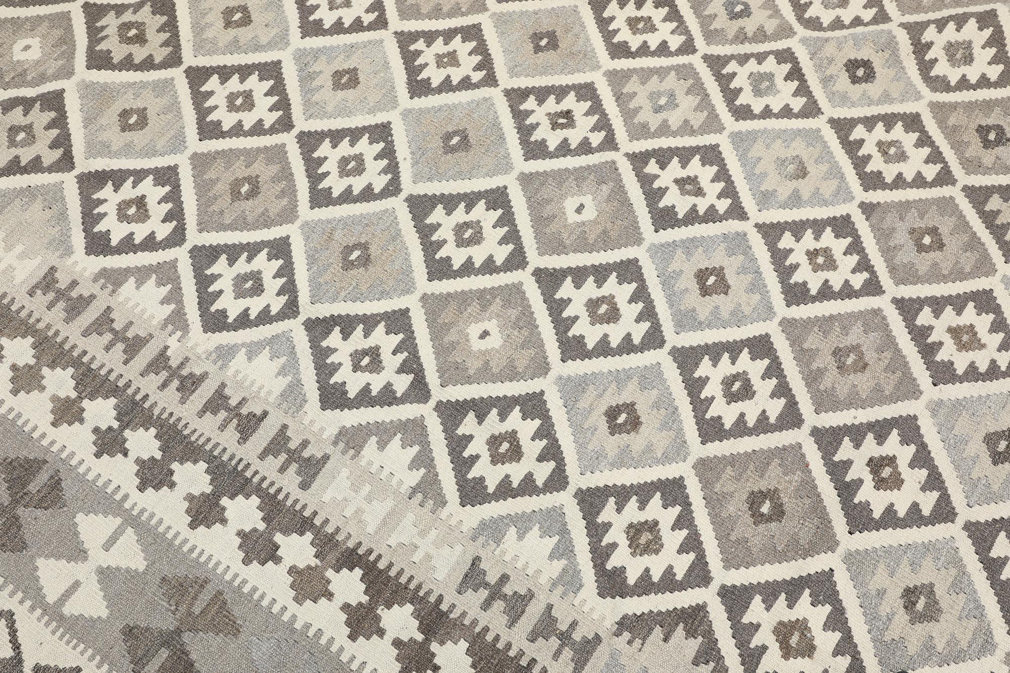 A Kilim carpet, approx. 301 x 201 cm.