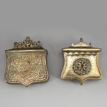 PALLUSKOR, 2 st, mässing, medelhavsområdet, troligen 1800-tal.
