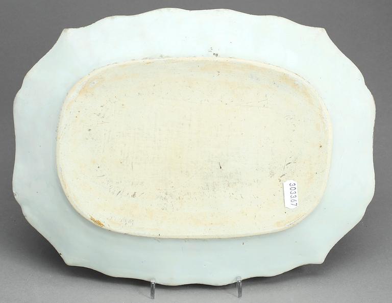 STEKFAT, porslin, Kina, Qianlong, (1736-1795).