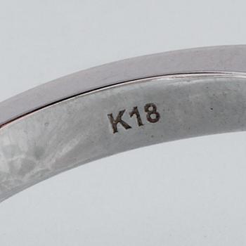 RING, 18K vitguld med 7 briljantslipade diamanter 2.17 ct. Vikt 5,5 gram.