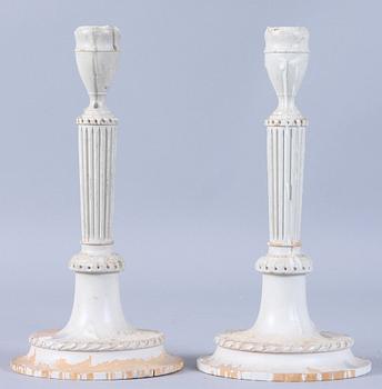 LJUSSTAKAR, ett par, trä, gustaviansk stil, 1900-talets andra hälft.