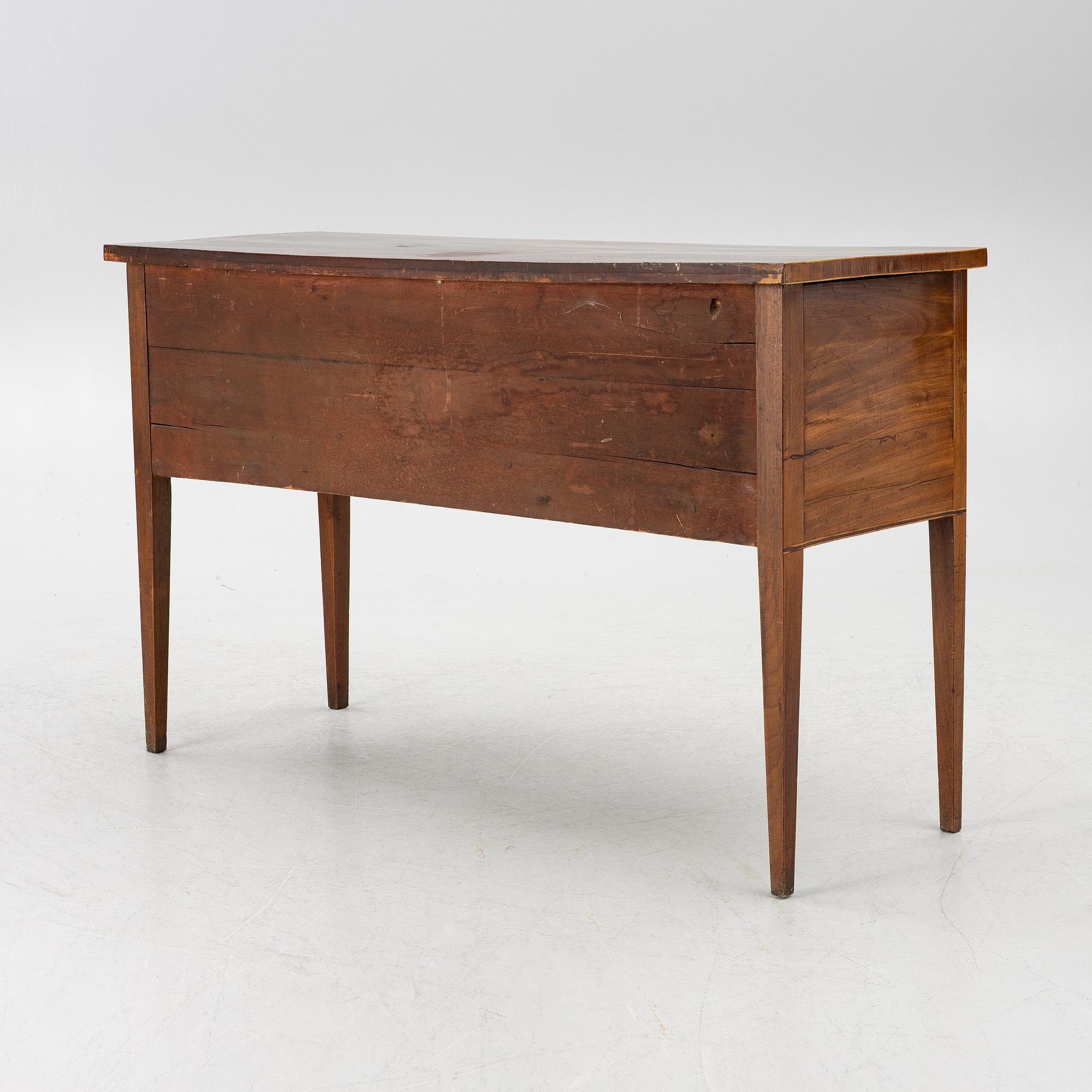 A Georgian style sideboard/buffet, England, circa 1900.