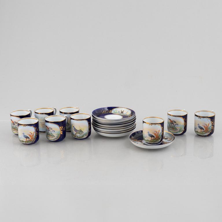 A set of nine porcelain coffee cups with saucers, Kuznetsov, Russia (1891-1917).