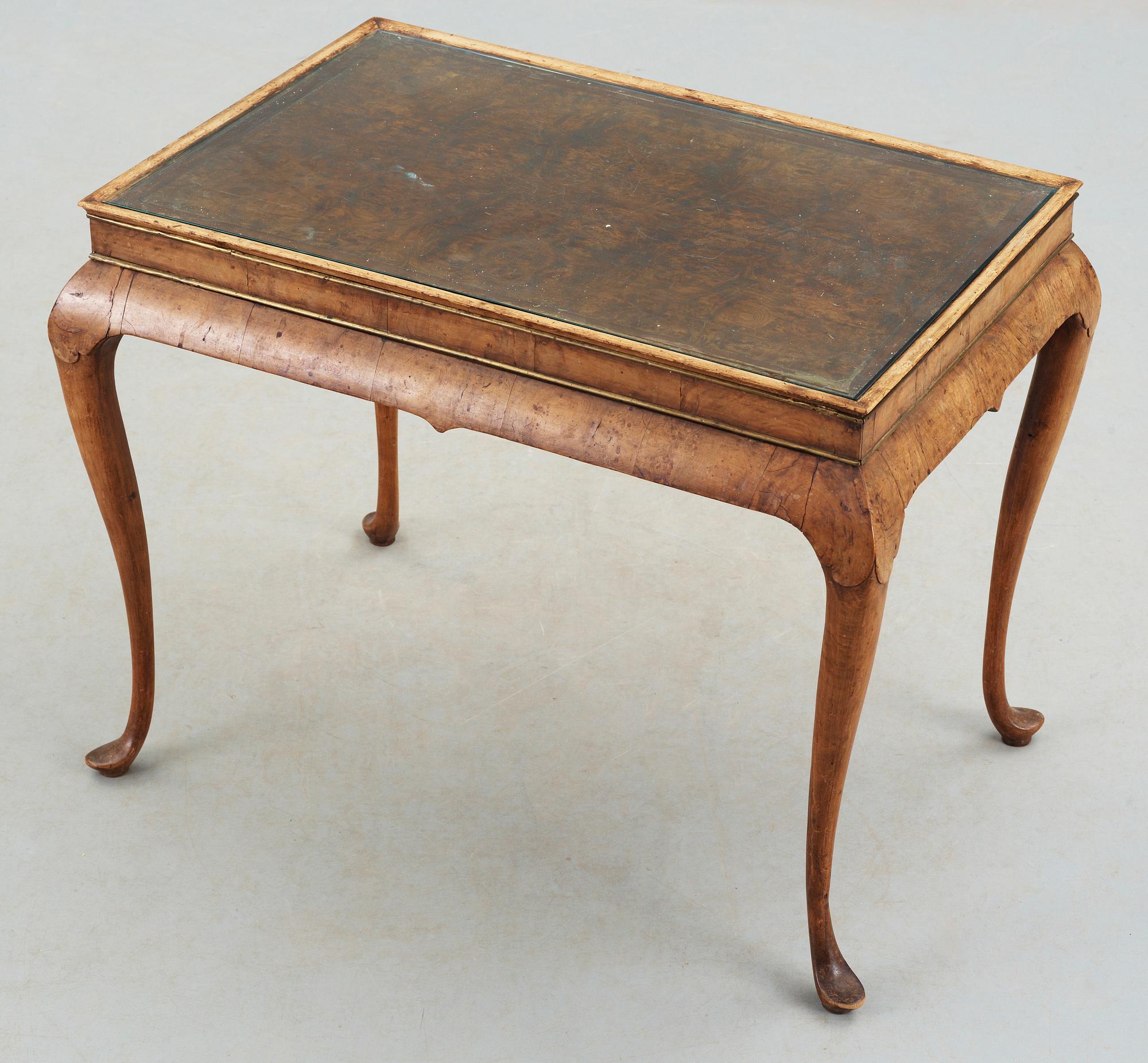 BORD, möjligen  England/Holland. Rokoko, 1700-tal.