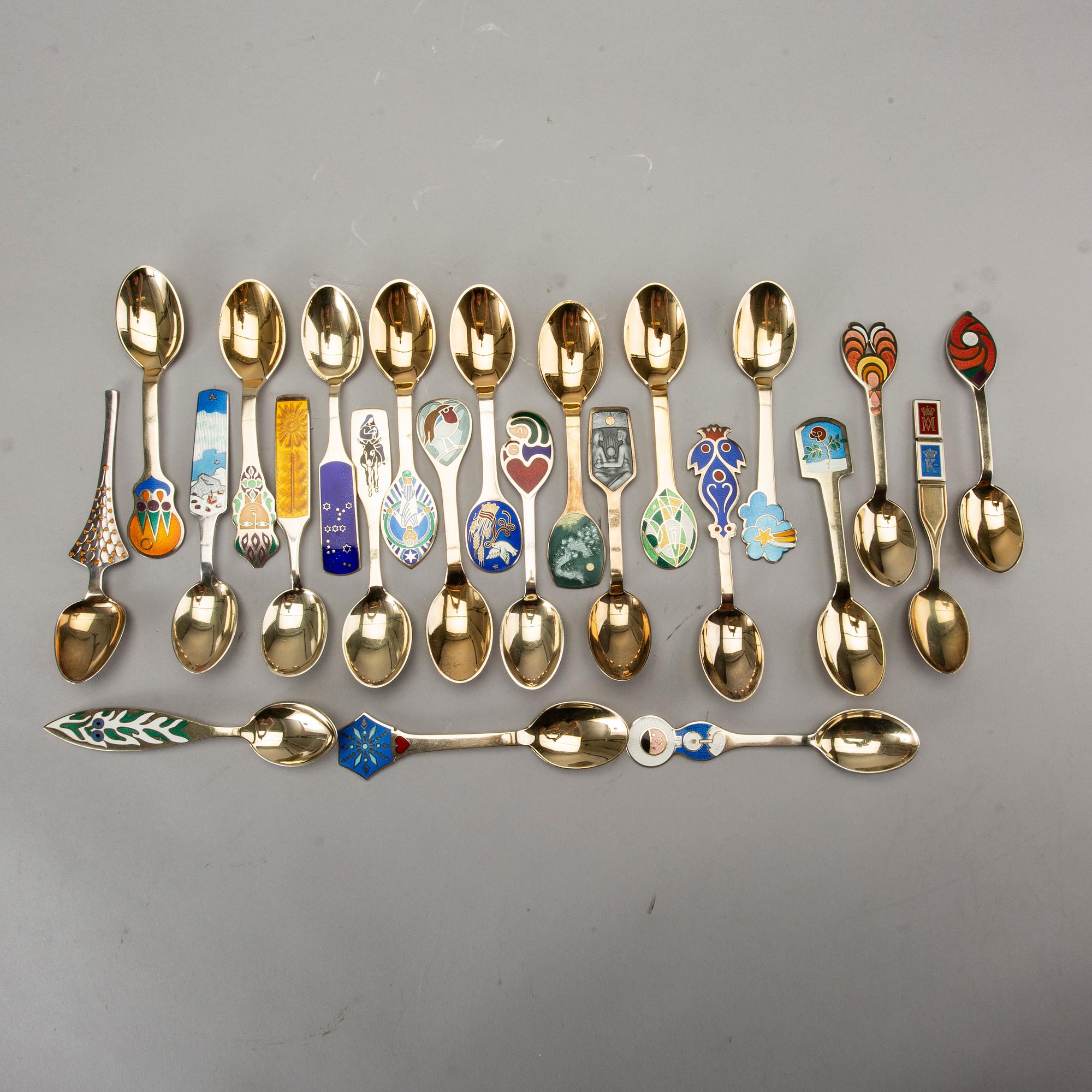 CHISTMAS SPOONS & WEDDING SPOON, 22+1 st , guilt sterling silver, Anton Michelsen, Denmark, tot 1054g.