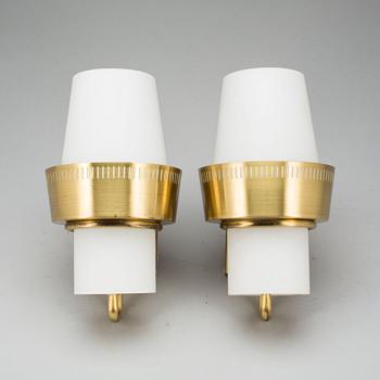 VÄGGLAMPOR, ett par, 1900-talets andra hälft.