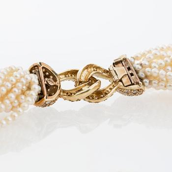 COLLIER, odlade saltvattenspärlor, lås i 18K guld med åttkantslipade diamanter, ca 1.50 ct.