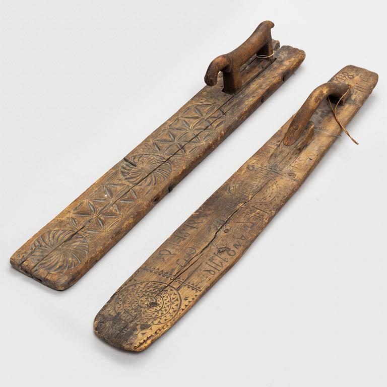 MANGELBRÄDEN, 2 stycken, 1600-tal och 1700-tal.