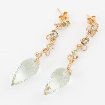 Earrings, Mandelstam, 18K gold with briolette-cut green quartz, green tourmalines, and brilliant-cut diamonds.