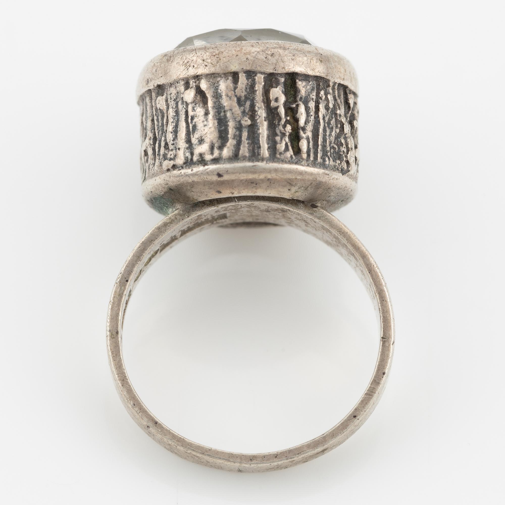 Ring, silver with rock crystal.