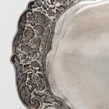 A silver centrepiece bowl, import mark Oskar Lindroos, Helsinki 1929.