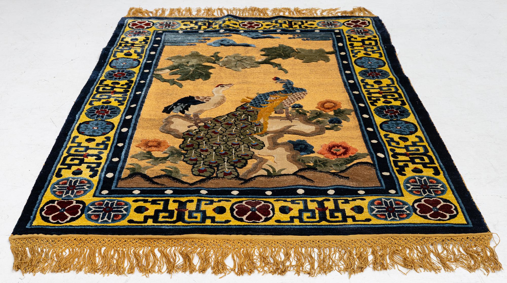 Matta, semiantik, silke, Kina, ca 186 x 121 cm.