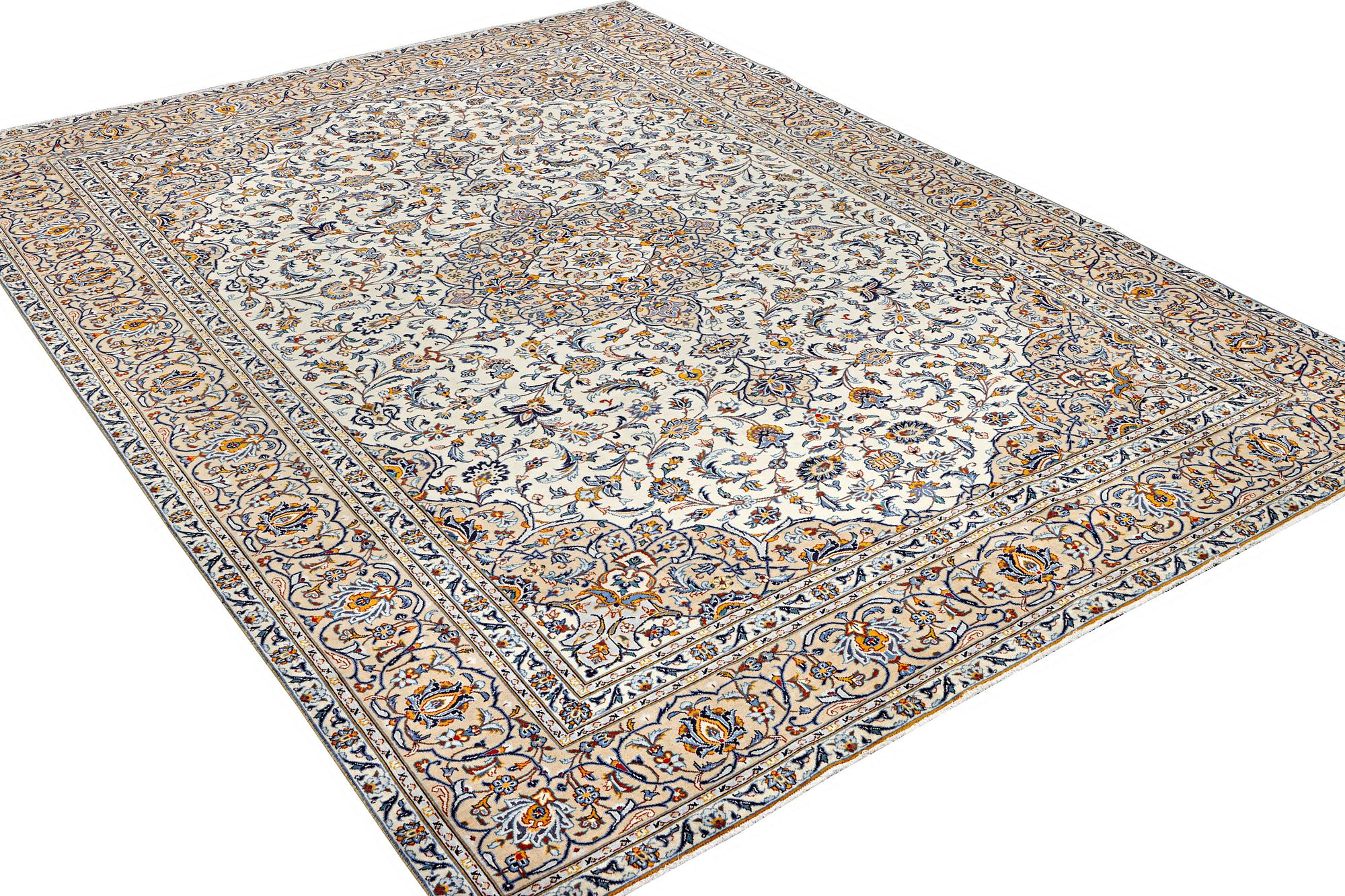 A Kashan carpet, c. 392 x 290 cm.