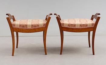 TABURETTER, 1 par, Karl Johan, 1800-talets mitt.