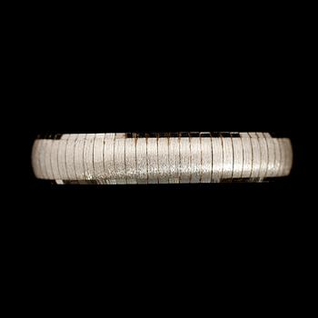 ARMBAND, 18 k vitguld, 1960-tal. Vikt ca 32 g.