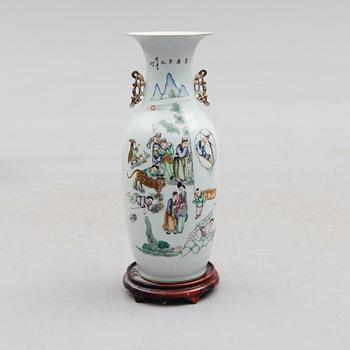 VAS, porslin, Kina, 1800-tal.