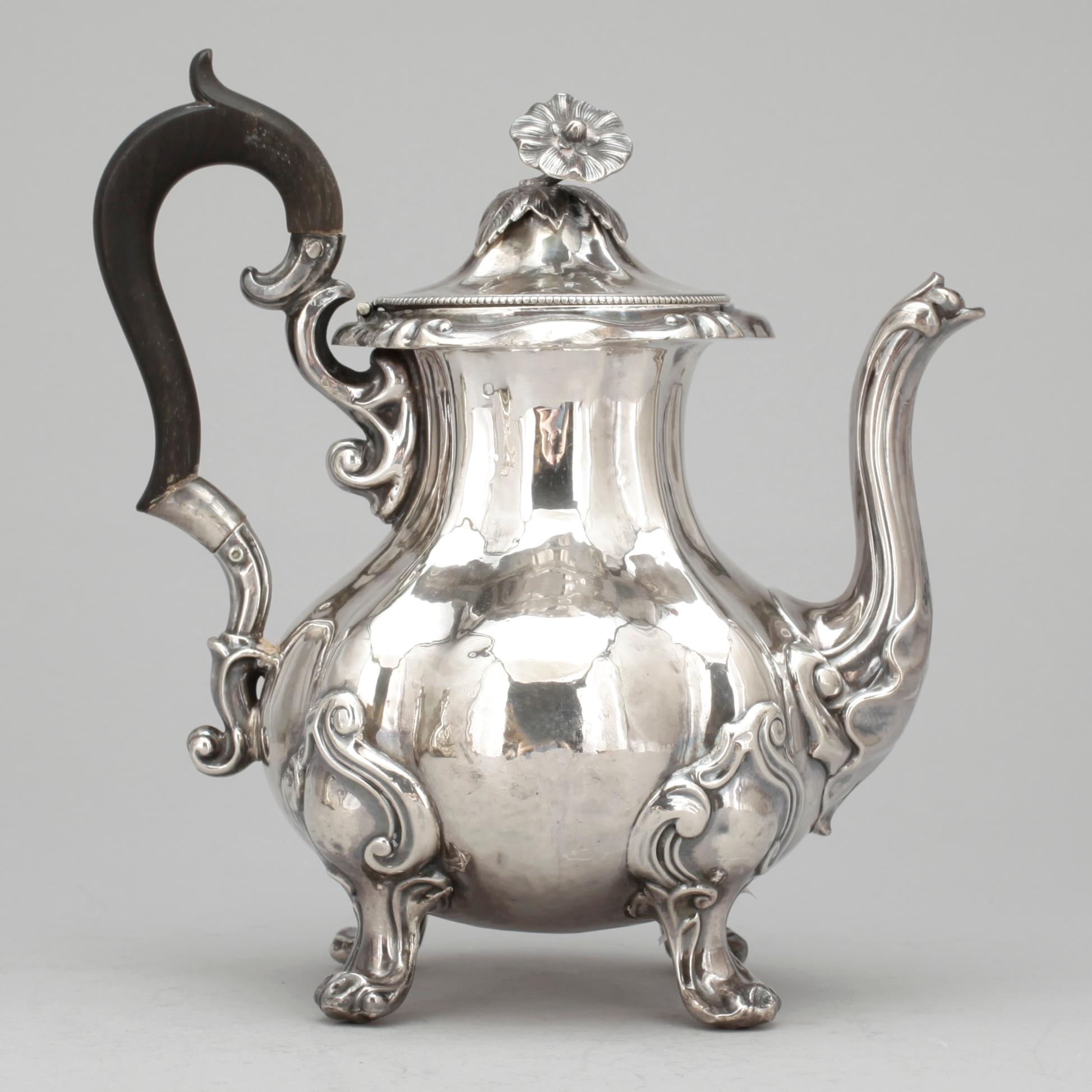 KAFFEKANNA, silver, svenska importstämplar, total vikt ca 386g.