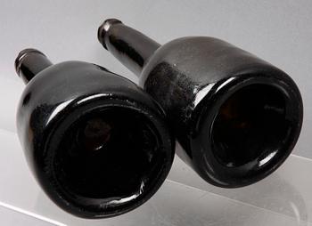 FLASKOR, 2 st, glas, 1800-tal.