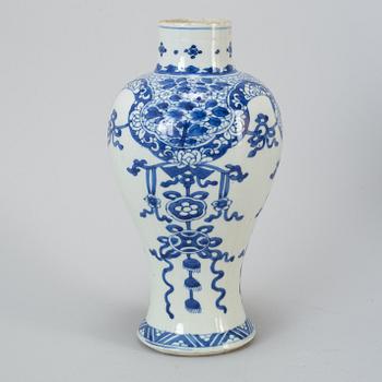 VAS, porslin, Qingdynastin, Kangxi (1662-1722).