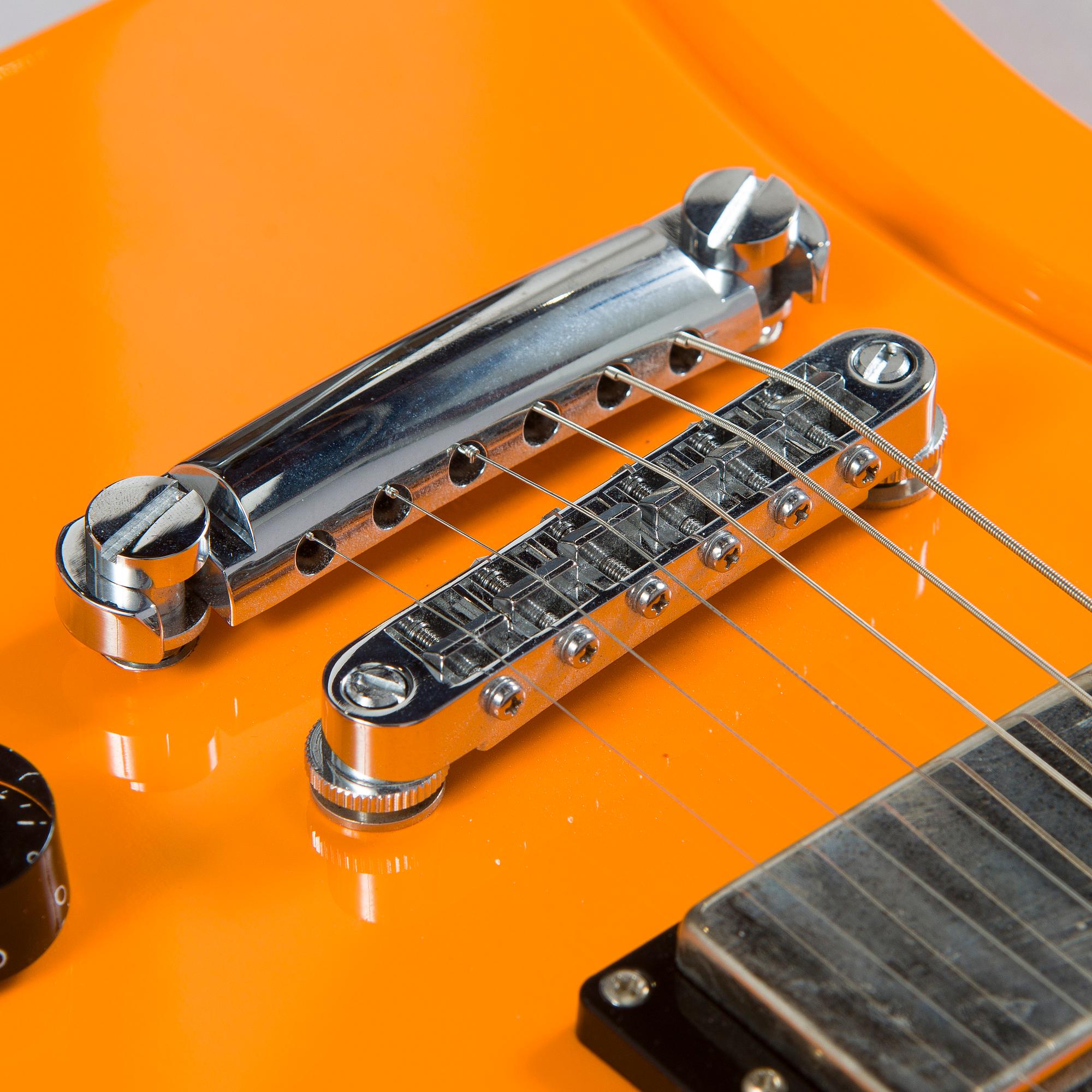 Eero Aarnio, kitara, " Copacabana Guitar", signeerattu Eero Aarnio, Lottonen Guitars, 2006.