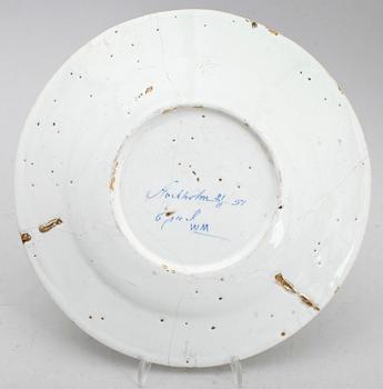 TALLRIK, fajans, Johan Waltman, Marieberg, daterad 21/11 57, 1700-tal.