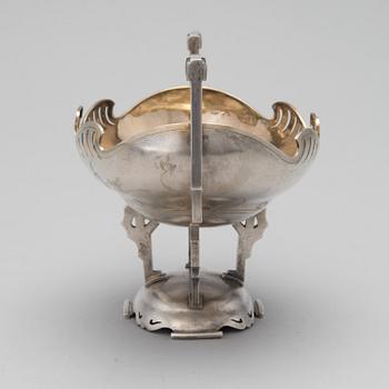 An art nouveau silver fruit bowl with gilt interior, marked BM, Russia around 1900.