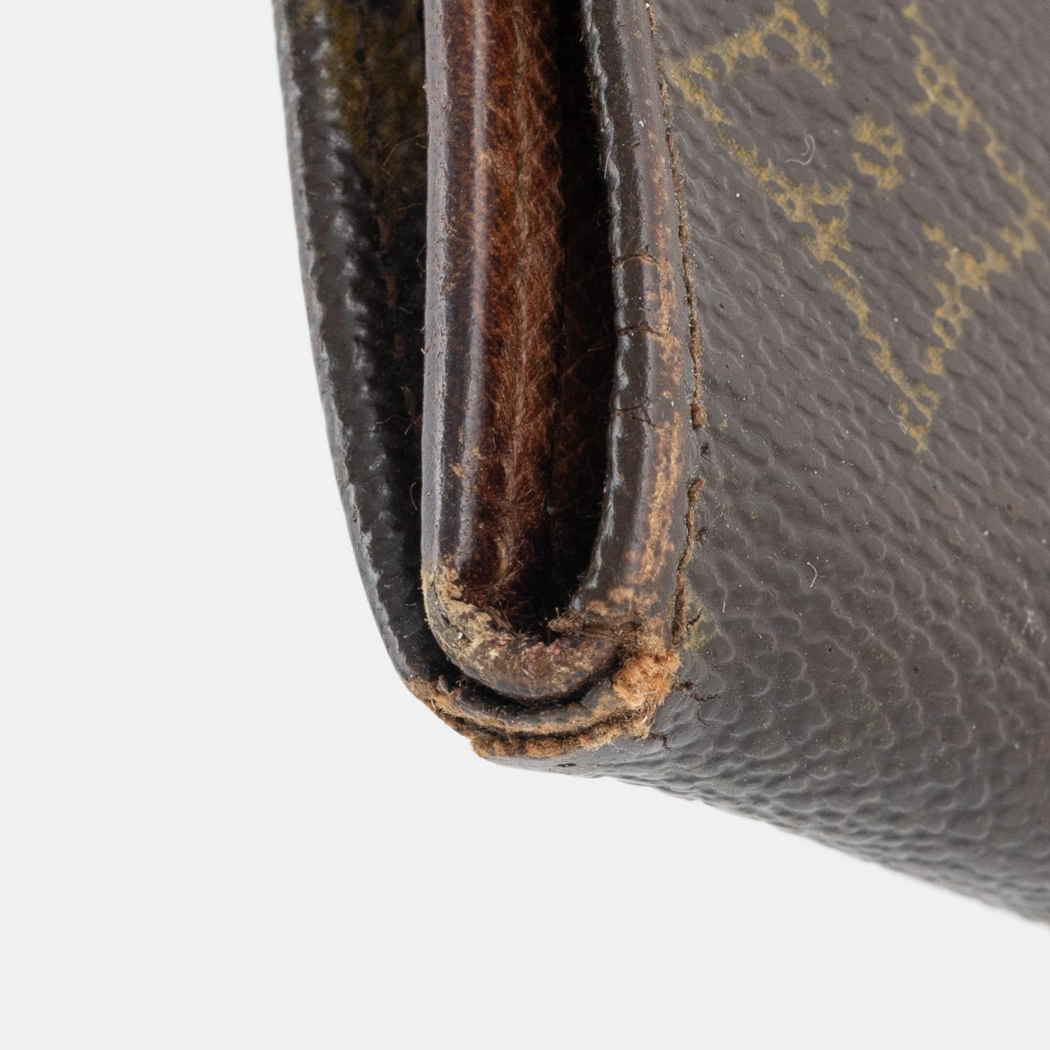 Louis Vuitton, väska, "Cartouchière", samt plånbok, 1970-tal.