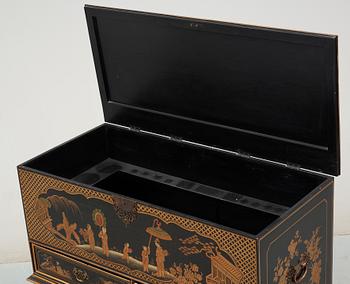 KISTA, lack, kinesiserande stil, 1900-tal.