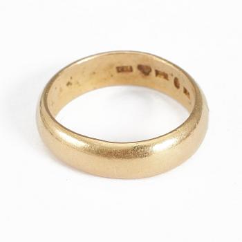 RING, 23 K guld. CF Carlman, Stockholm 1893. Vikt ca 9,6 g.