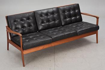 SOFFA OCH FÅTÖLJ. "Böja" design Carl-Erik Johansson. Bejra Möbler. Tibro.