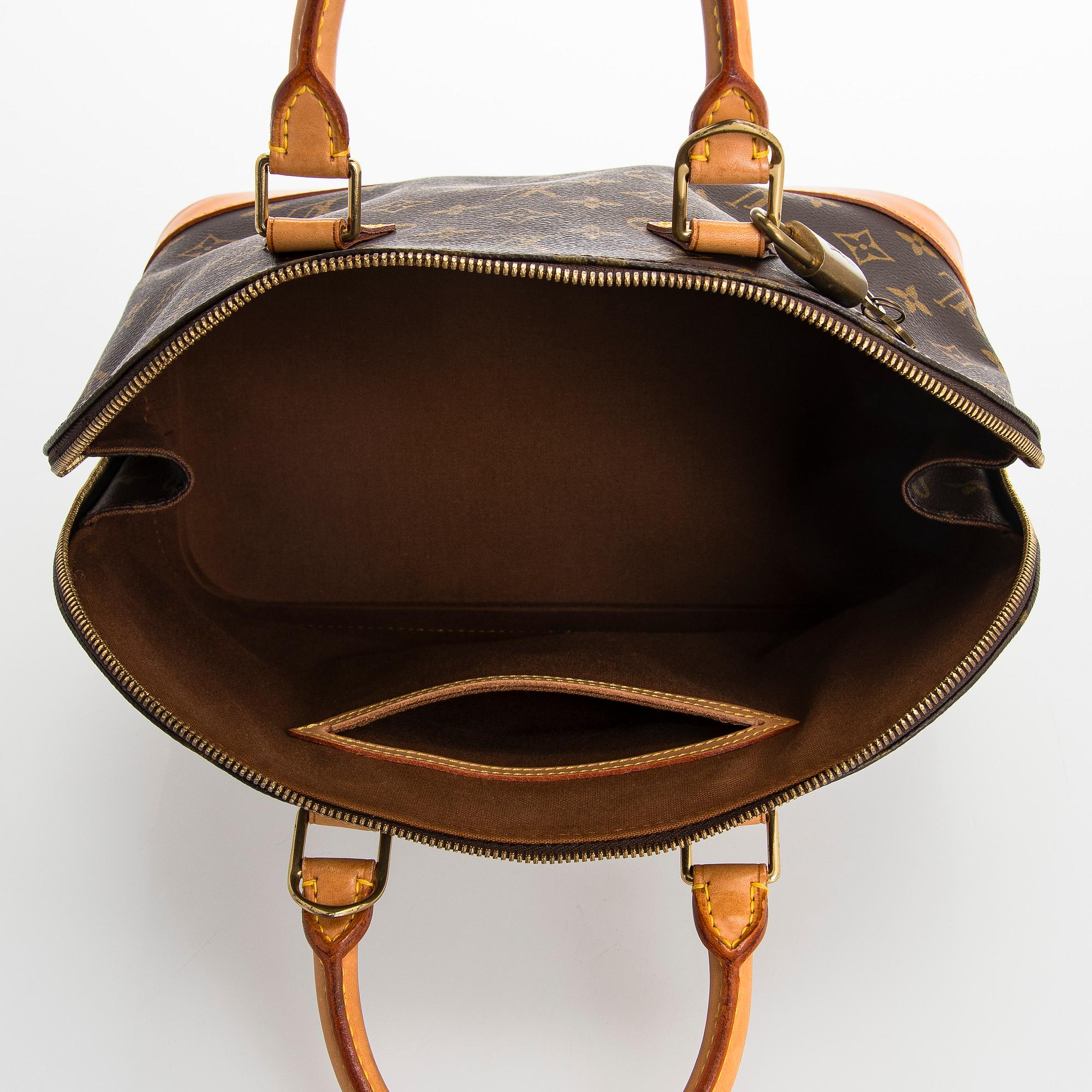 Louis Vuitton, a Monogram 'Alma' handbag.