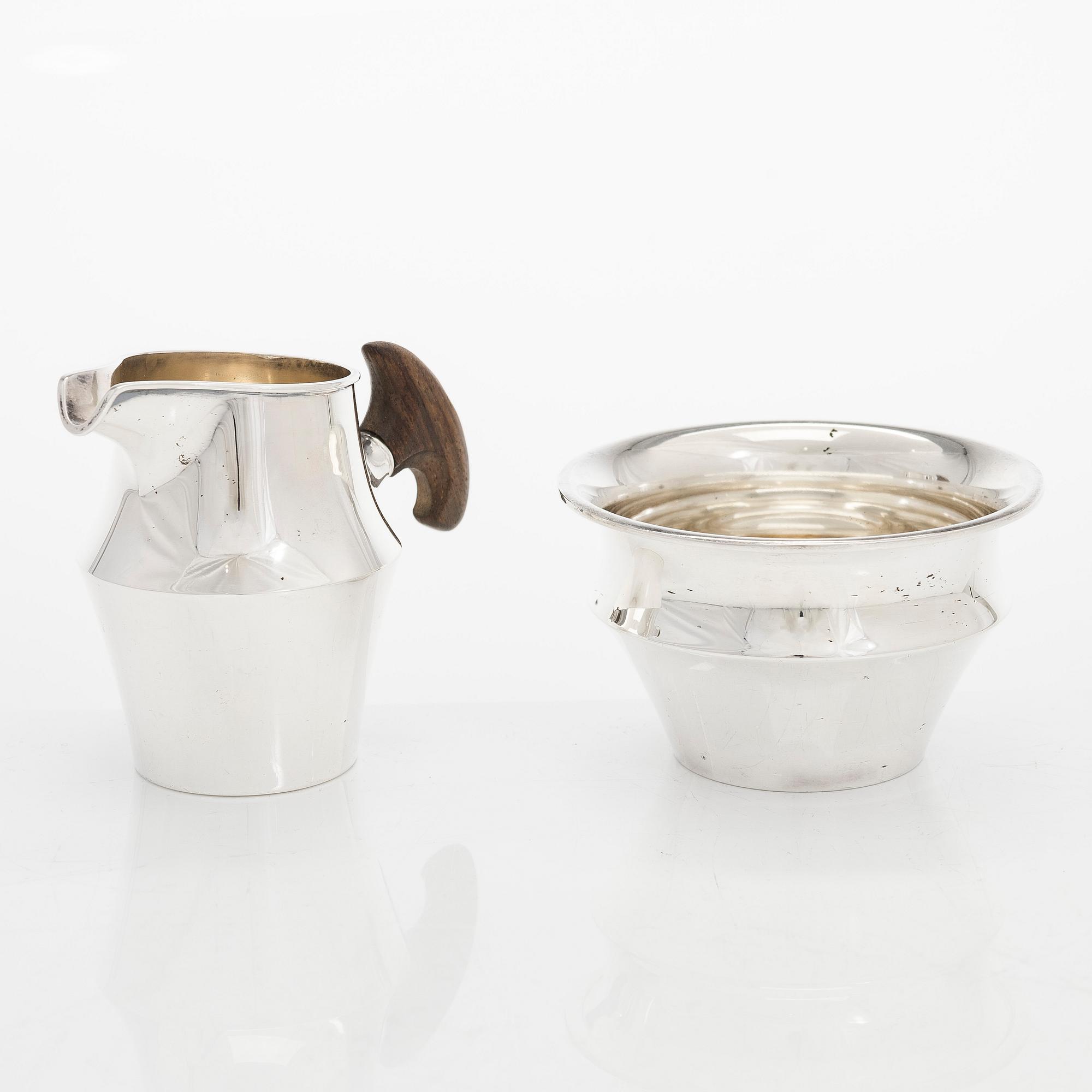 Tapio Wirkkala, A silver cream jug and sugar bowl, 'TW 176', Kultakeskus, Hämeenlinna 1965.